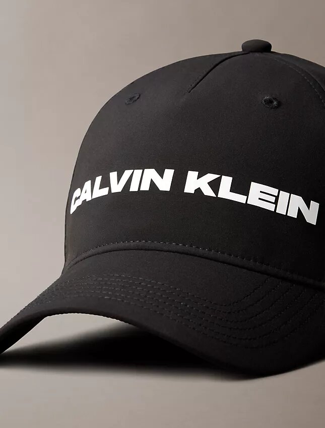 Καπέλο με λογότυπο Calvin Klein Καπέλο με λογότυπο Calvin Klein