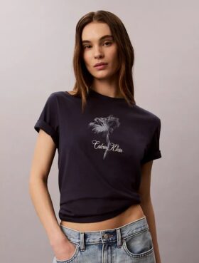 Κλασικό μπλουζάκι με floral σχέδιο