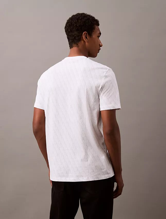 Κλασικό T-shirt Liquid Touch με Monogram σε όλη την επιφάνεια Κλασικό T-shirt Liquid Touch με Monogram σε όλη την επιφάνεια