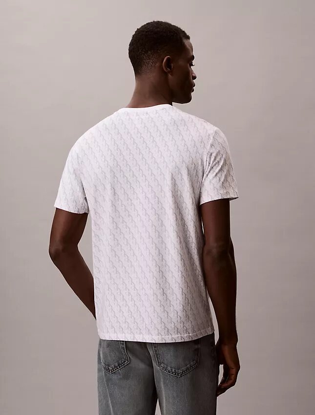 Κλασικό T-shirt Liquid Touch με Monogram σε όλη την επιφάνεια Κλασικό T-shirt Liquid Touch με Monogram σε όλη την επιφάνεια