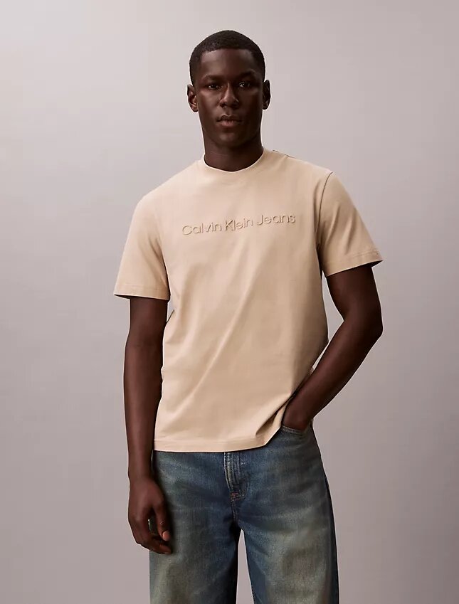 Κλασικό T-shirt με ανάγλυφο λογότυπο Κλασικό T-shirt με ανάγλυφο λογότυπο