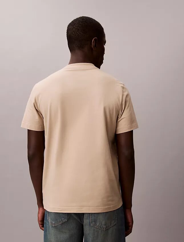 Κλασικό T-shirt με ανάγλυφο λογότυπο Κλασικό T-shirt με ανάγλυφο λογότυπο