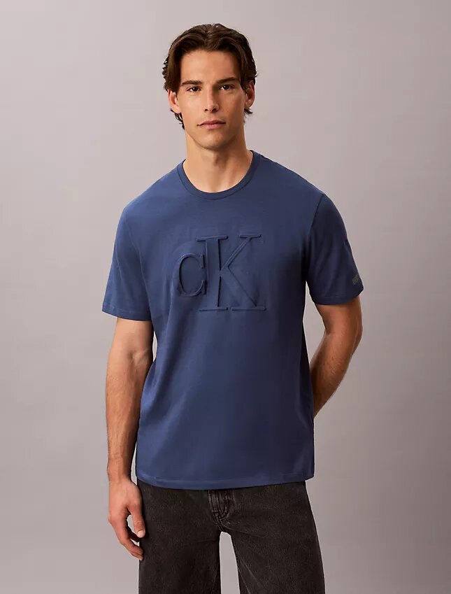 Κλασικό T-shirt με ανάγλυφο Monogram Κλασικό T-shirt με ανάγλυφο Monogram