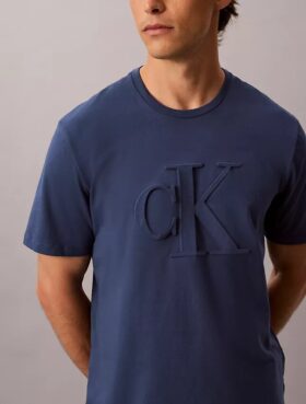 Κλασικό T-shirt με ανάγλυφο Monogram