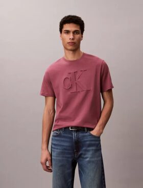 Κλασικό T-shirt με ανάγλυφο Monogram