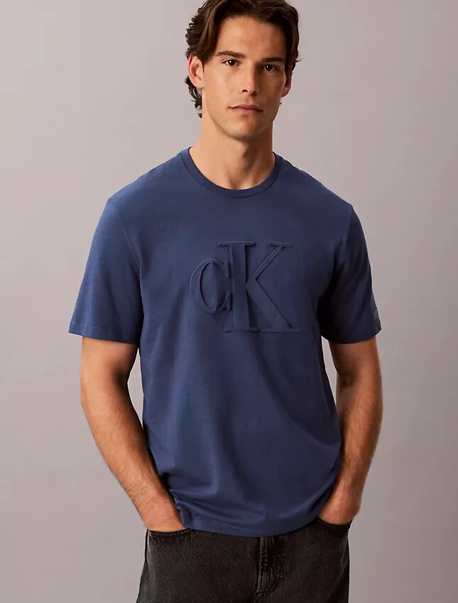 Κλασικό T-shirt με ανάγλυφο Monogram Κλασικό T-shirt με ανάγλυφο Monogram