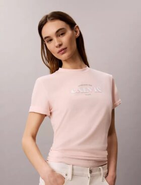 Κλασικό T-shirt με έντονο λογότυπο