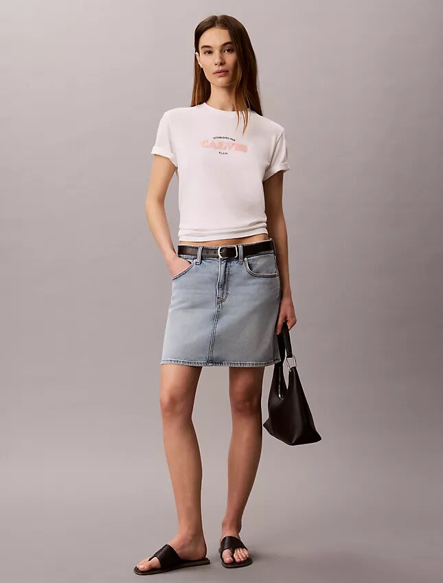 Κλασικό T-shirt με έντονο λογότυπο Κλασικό T-shirt με έντονο λογότυπο