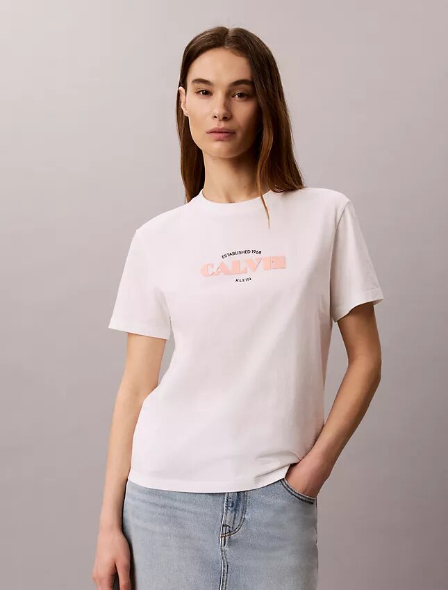Κλασικό T-shirt με έντονο λογότυπο Κλασικό T-shirt με έντονο λογότυπο