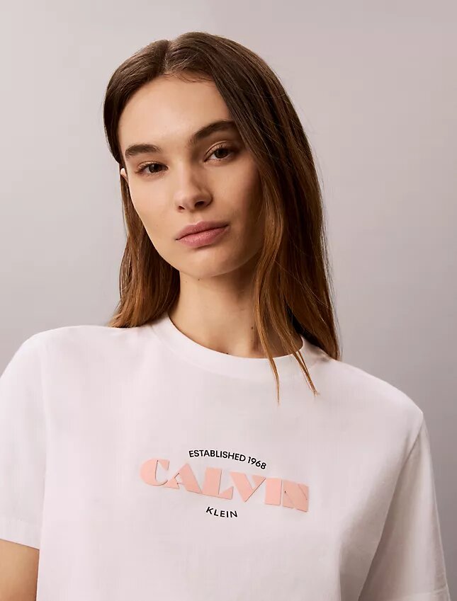 Κλασικό T-shirt με έντονο λογότυπο Κλασικό T-shirt με έντονο λογότυπο