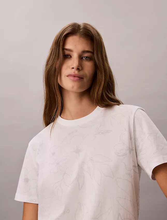 Κλασικό T-shirt με floral print Κλασικό T-shirt με floral print