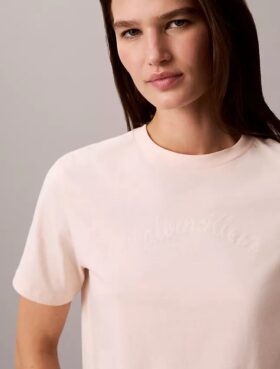 Κλασικό T-shirt με γραφικό λογότυπο από φελτ