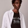 Κλασικό T-shirt με γραφικό λογότυπο σε σκιώδη απόδοση Κλασικό T-shirt με γραφικό λογότυπο σε σκιώδη απόδοση