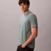 Κλασικό T-shirt με γραφικό λογότυπο σε σκιώδη απόδοση Κλασικό T-shirt με γραφικό λογότυπο σε σκιώδη απόδοση
