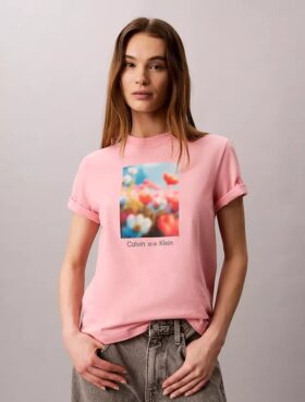 Κλασικό T-shirt με γραφικό λουλουδιών