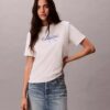 Κλασικό T-shirt με γραφικό Script Monologo Κλασικό T-shirt με γραφικό Script Monologo