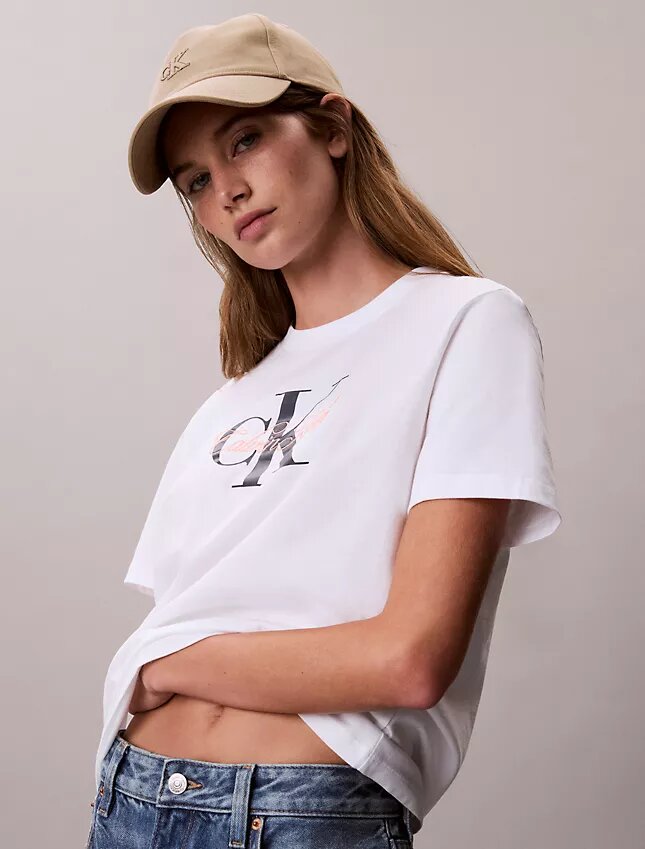 Κλασικό T-shirt με γραφικό Script Monologo Κλασικό T-shirt με γραφικό Script Monologo