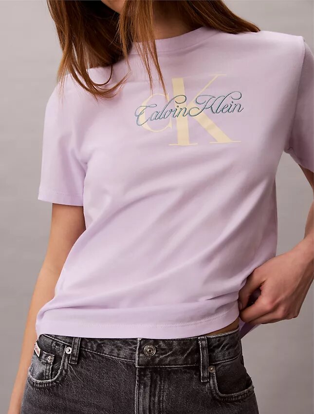 Κλασικό T-shirt με γραφικό Script Monologo Κλασικό T-shirt με γραφικό Script Monologo