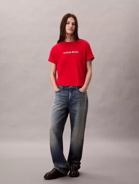 Κλασικό T-shirt με κεντημένο λογότυπο