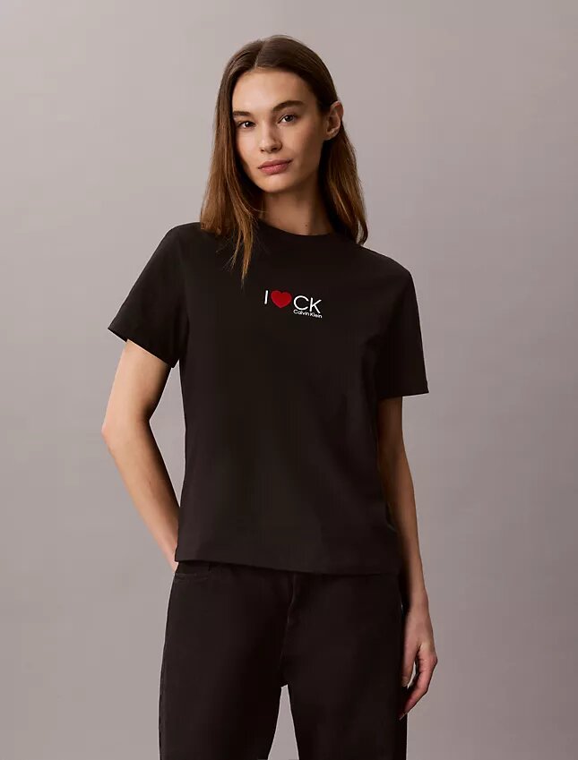 Κλασικό T-shirt με λογότυπο καρδιά Κλασικό T-shirt με λογότυπο καρδιά