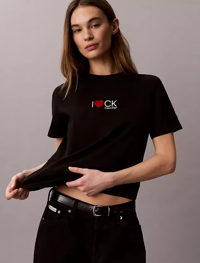 Κλασικό T-shirt με λογότυπο καρδιά Κλασικό T-shirt με λογότυπο καρδιά