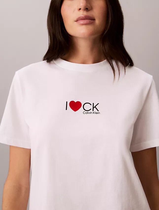 Κλασικό T-shirt με λογότυπο καρδιά Κλασικό T-shirt με λογότυπο καρδιά