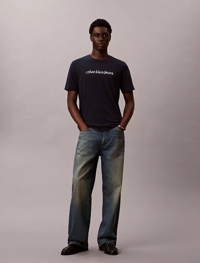Κλασικό T-shirt με λογότυπο σε μικρά γράμματα Κλασικό T-shirt με λογότυπο σε μικρά γράμματα