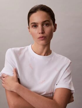 Κλασικό T-shirt με λογότυπο σε όλη την επιφάνεια
