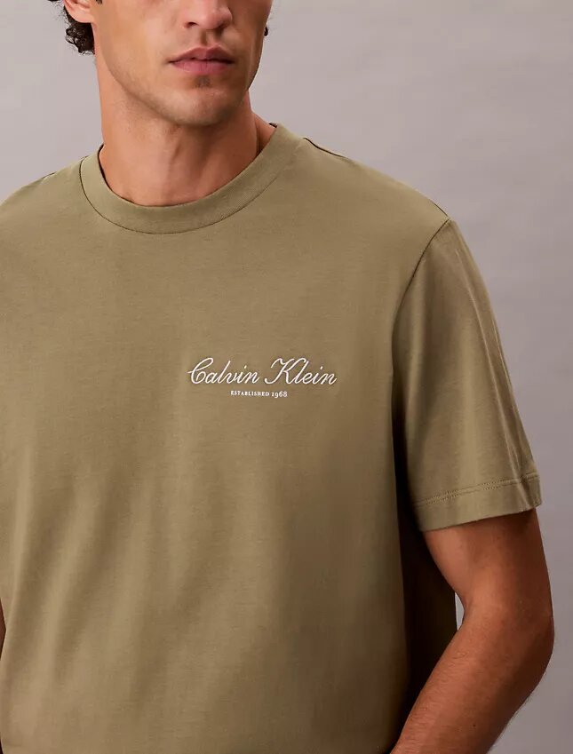 Κλασικό T-shirt με μικρό λογότυπο Κλασικό T-shirt με μικρό λογότυπο