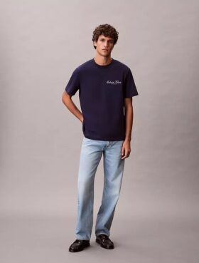 Κλασικό T-shirt με μικρό λογότυπο σε γραφική γραφή