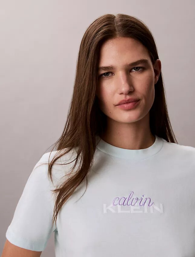 Κλασικό T-shirt με πολυεπίπεδο λογότυπο Κλασικό T-shirt με πολυεπίπεδο λογότυπο