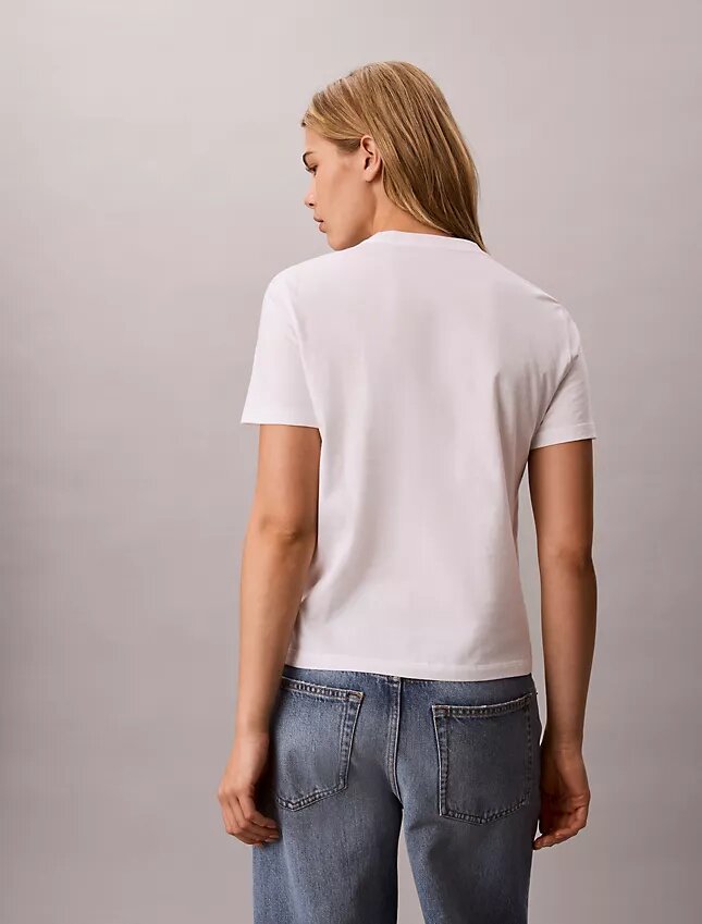 Κλασικό T-shirt με πολυεπίπεδο λογότυπο Κλασικό T-shirt με πολυεπίπεδο λογότυπο