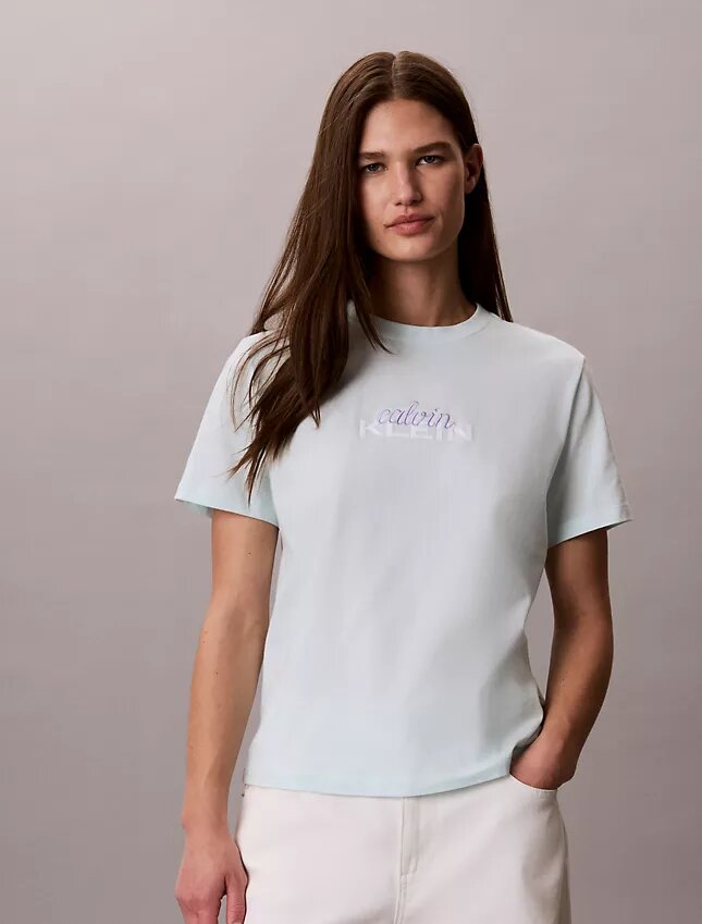 Κλασικό T-shirt με πολυεπίπεδο λογότυπο Κλασικό T-shirt με πολυεπίπεδο λογότυπο