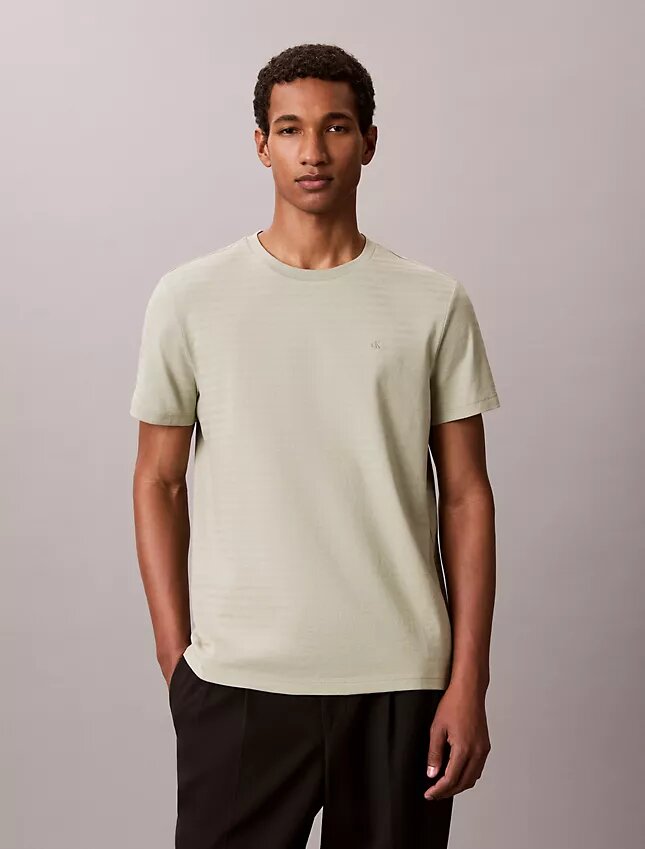 Κλασικό T-shirt με ρίγες Κλασικό T-shirt με ρίγες