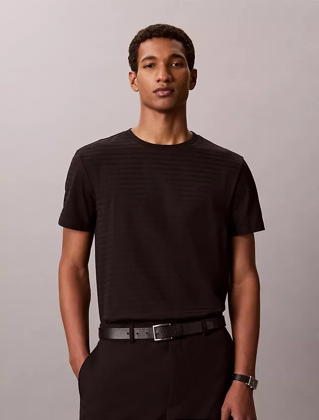 Κλασικό T-shirt με ρίγες Κλασικό T-shirt με ρίγες