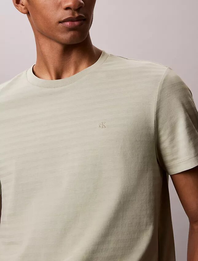 Κλασικό T-shirt με ρίγες Κλασικό T-shirt με ρίγες
