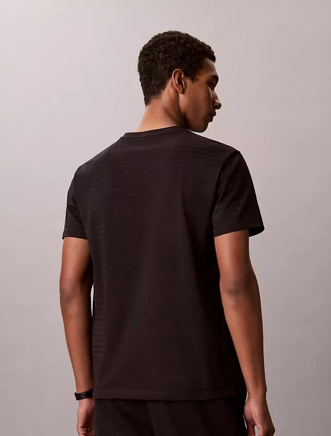 Κλασικό T-shirt με ρίγες Κλασικό T-shirt με ρίγες