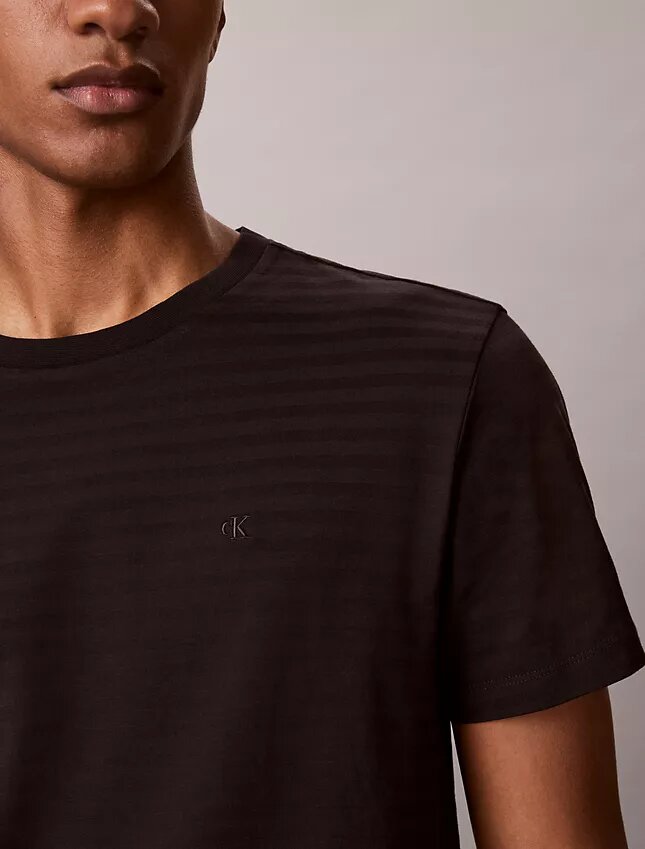 Κλασικό T-shirt με ρίγες Κλασικό T-shirt με ρίγες