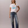 Κλασικό T-shirt με σχέδιο μαργαρίτα Κλασικό T-shirt με σχέδιο μαργαρίτα
