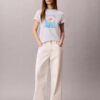 Κλασικό T-shirt με σχέδιο μαργαρίτα Κλασικό T-shirt με σχέδιο μαργαρίτα