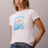 Κλασικό T-shirt με σχέδιο μαργαρίτα Κλασικό T-shirt με σχέδιο μαργαρίτα