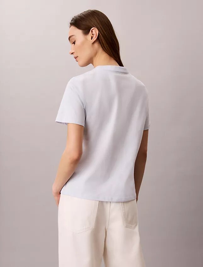 Κλασικό T-shirt με σχέδιο μαργαρίτα Κλασικό T-shirt με σχέδιο μαργαρίτα