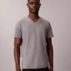 Κλασικό T-shirt με V λαιμόκοψη Liquid Touch Κλασικό T-shirt με V λαιμόκοψη Liquid Touch