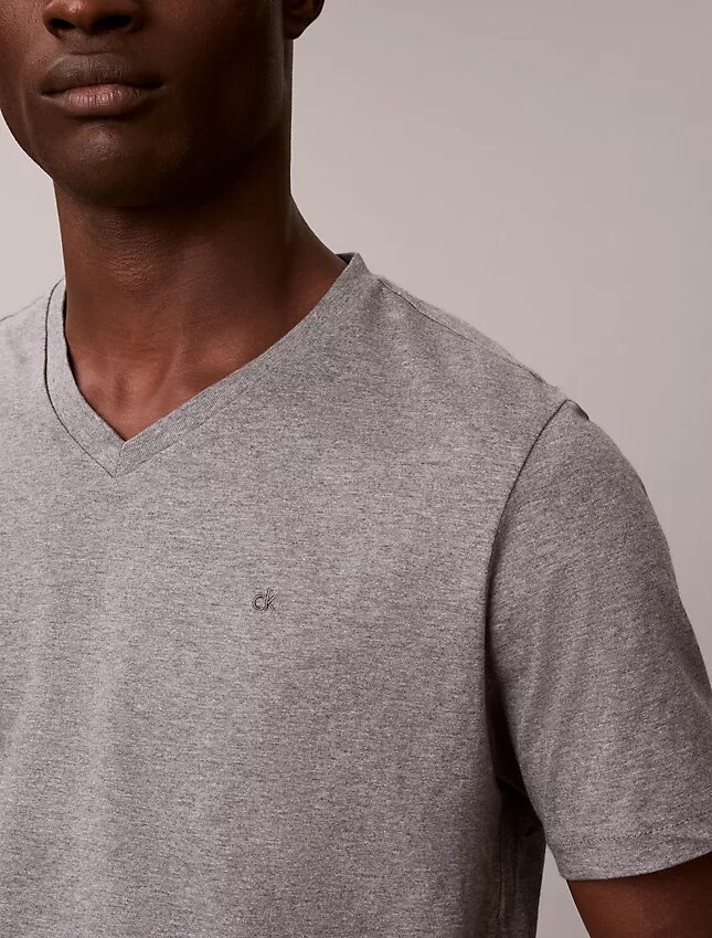 Κλασικό T-shirt με V λαιμόκοψη Liquid Touch Κλασικό T-shirt με V λαιμόκοψη Liquid Touch