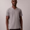 Κλασικό T-shirt με V λαιμόκοψη Liquid Touch Κλασικό T-shirt με V λαιμόκοψη Liquid Touch