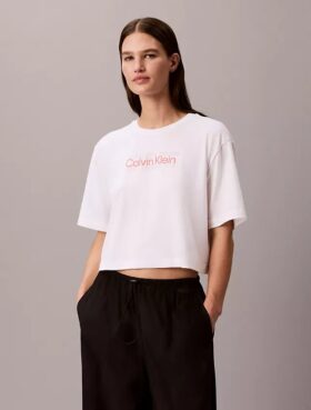 Κοντό, φαρδύ T-shirt για τις μετακινήσεις Κοντό, φαρδύ T-shirt για τις μετακινήσεις