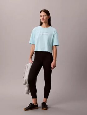 Κοντό, φαρδύ T-shirt για τις μετακινήσεις