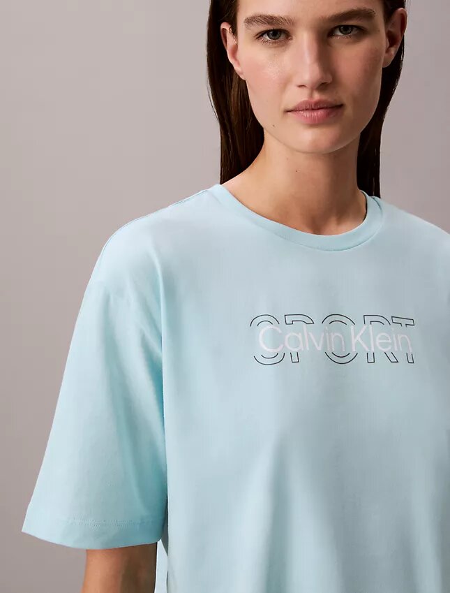 Κοντό, φαρδύ T-shirt για τις μετακινήσεις Κοντό, φαρδύ T-shirt για τις μετακινήσεις