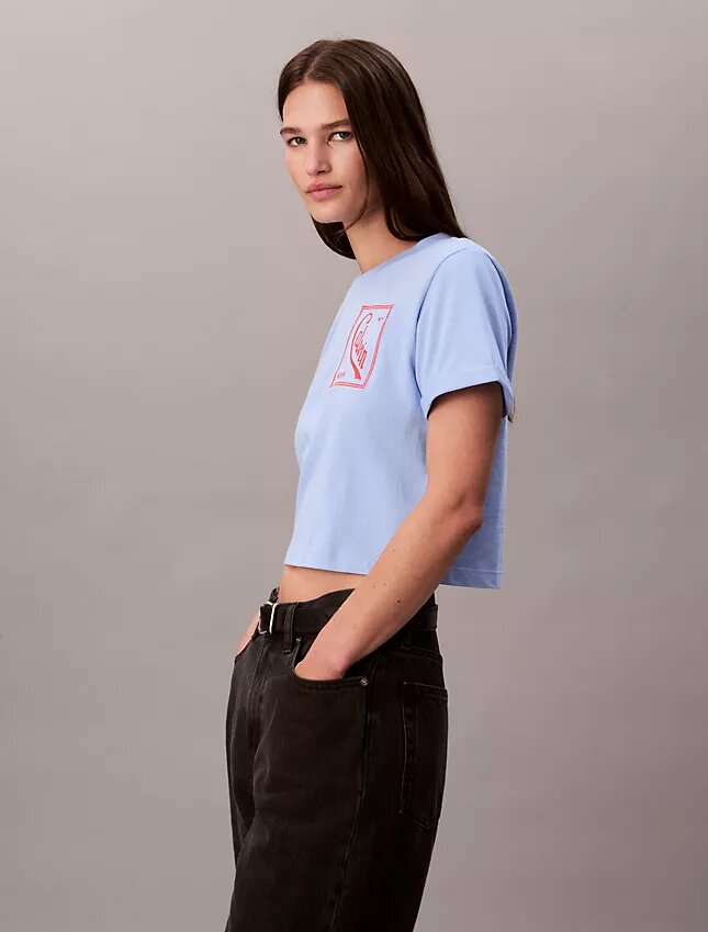 Κοντό, φαρδύ T-shirt με λογότυπο Κοντό, φαρδύ T-shirt με λογότυπο