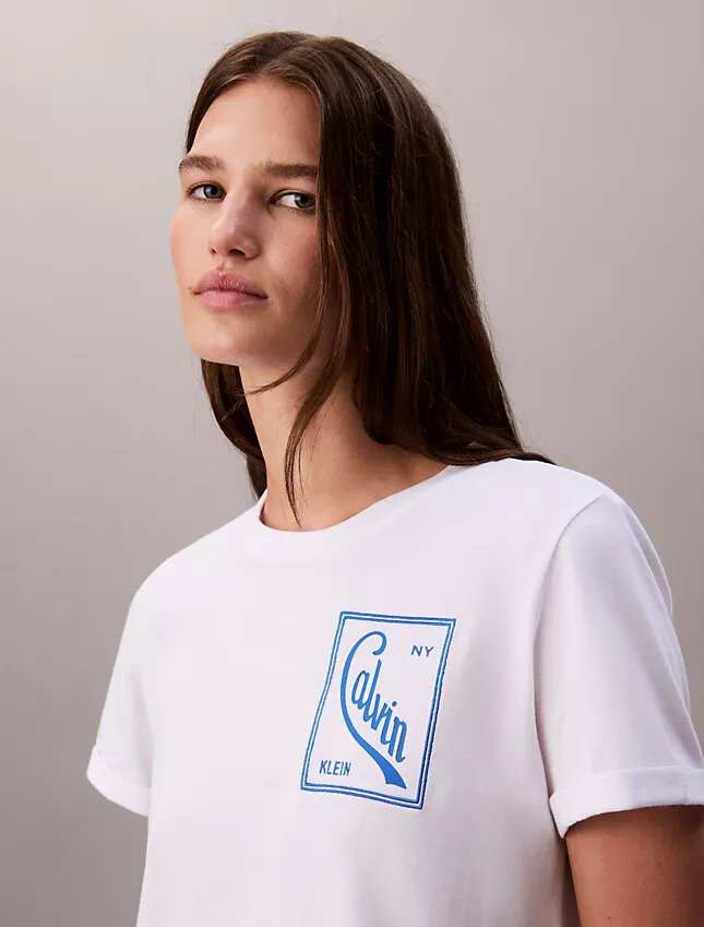 Κοντό, φαρδύ T-shirt με λογότυπο Κοντό, φαρδύ T-shirt με λογότυπο